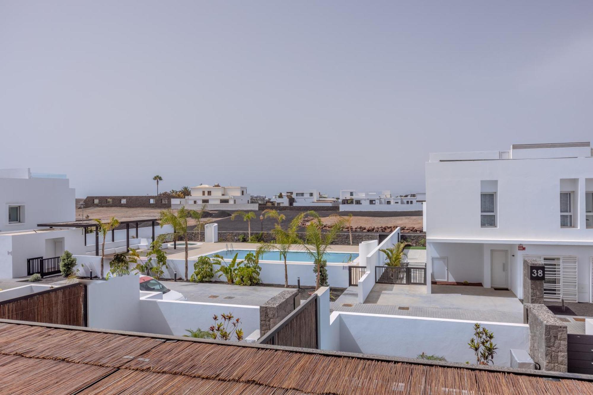 Serena Holiday Homes By Livvo Playa Blanca  Exterior photo
