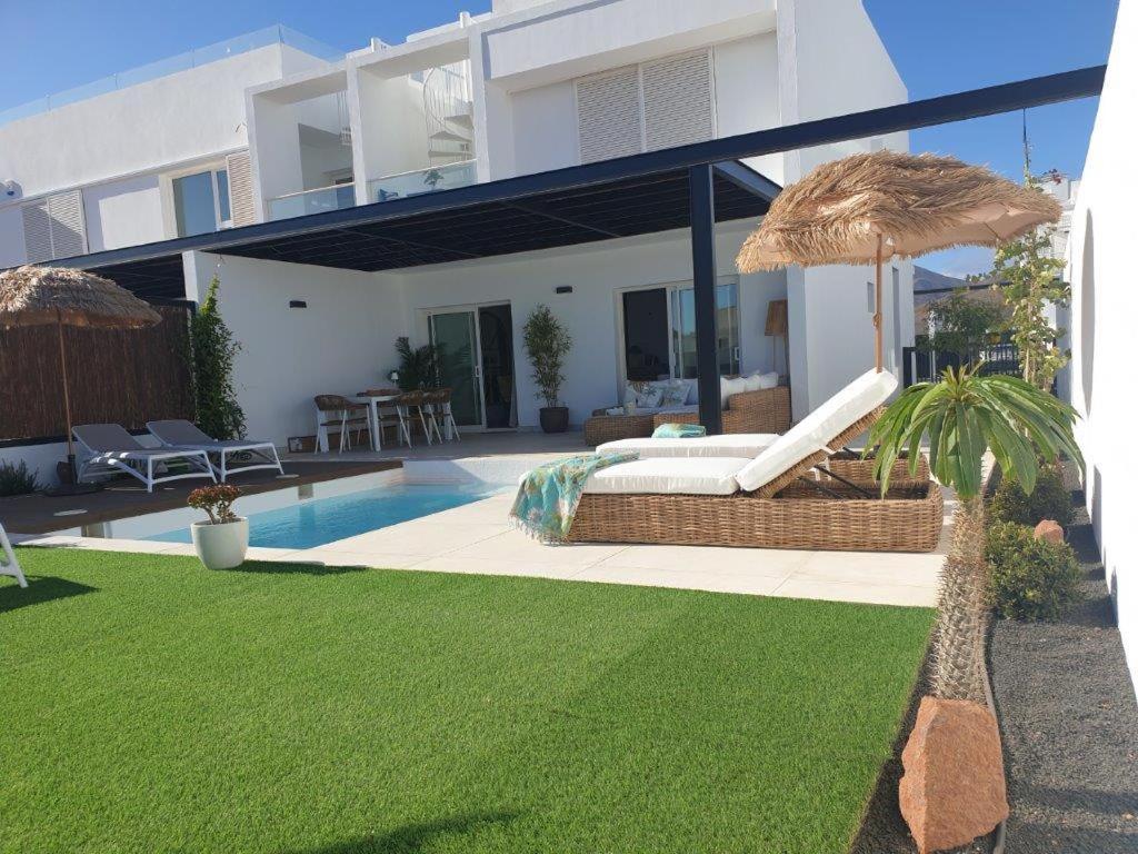 Serena Holiday Homes By Livvo Playa Blanca  Exterior photo