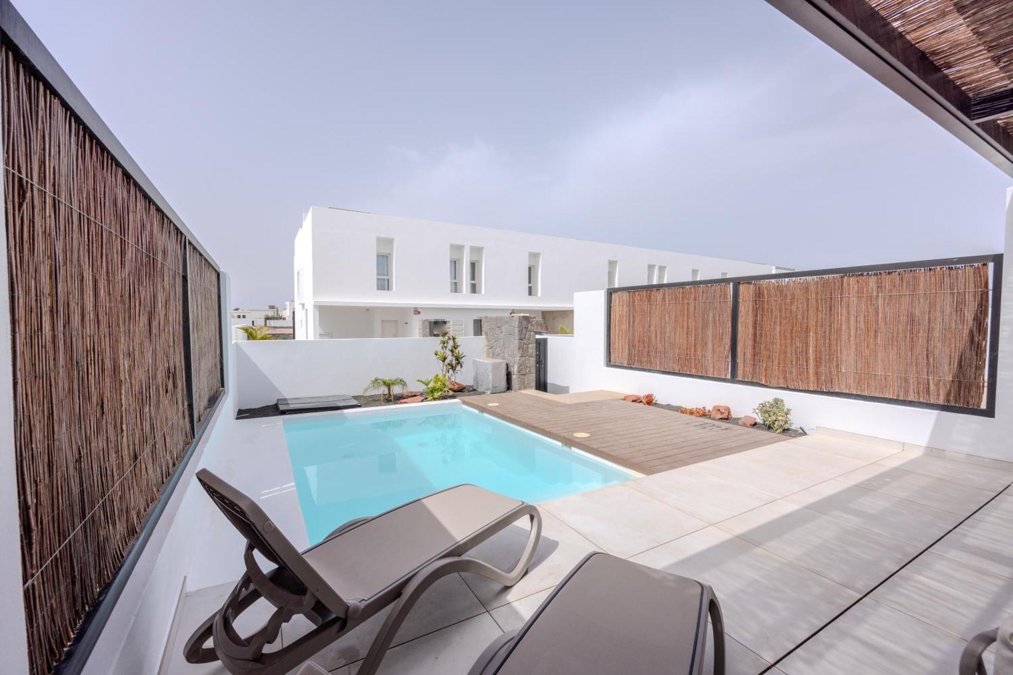 Serena Holiday Homes By Livvo Playa Blanca  Exterior photo