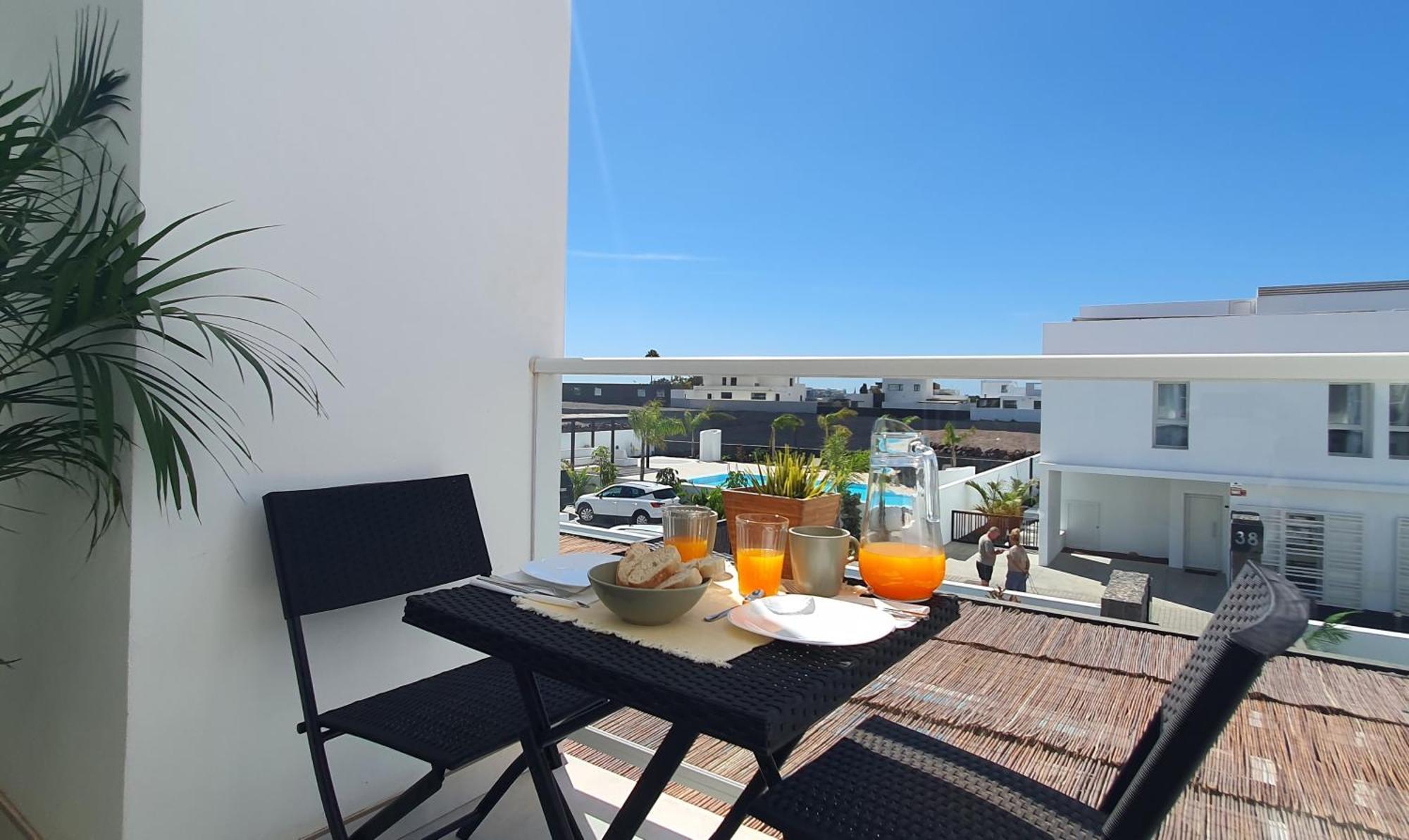 Serena Holiday Homes By Livvo Playa Blanca  Exterior photo