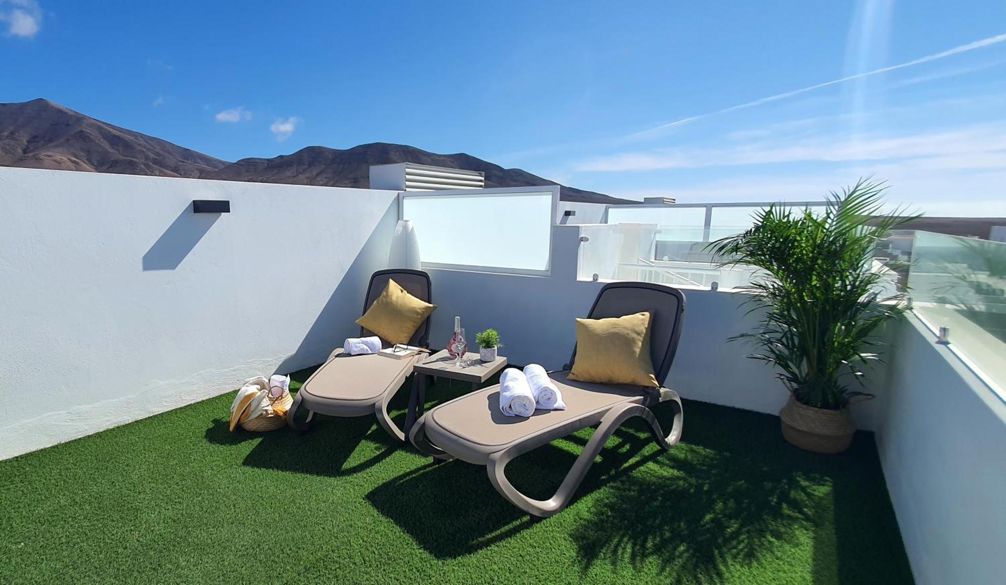Serena Holiday Homes By Livvo Playa Blanca  Exterior photo